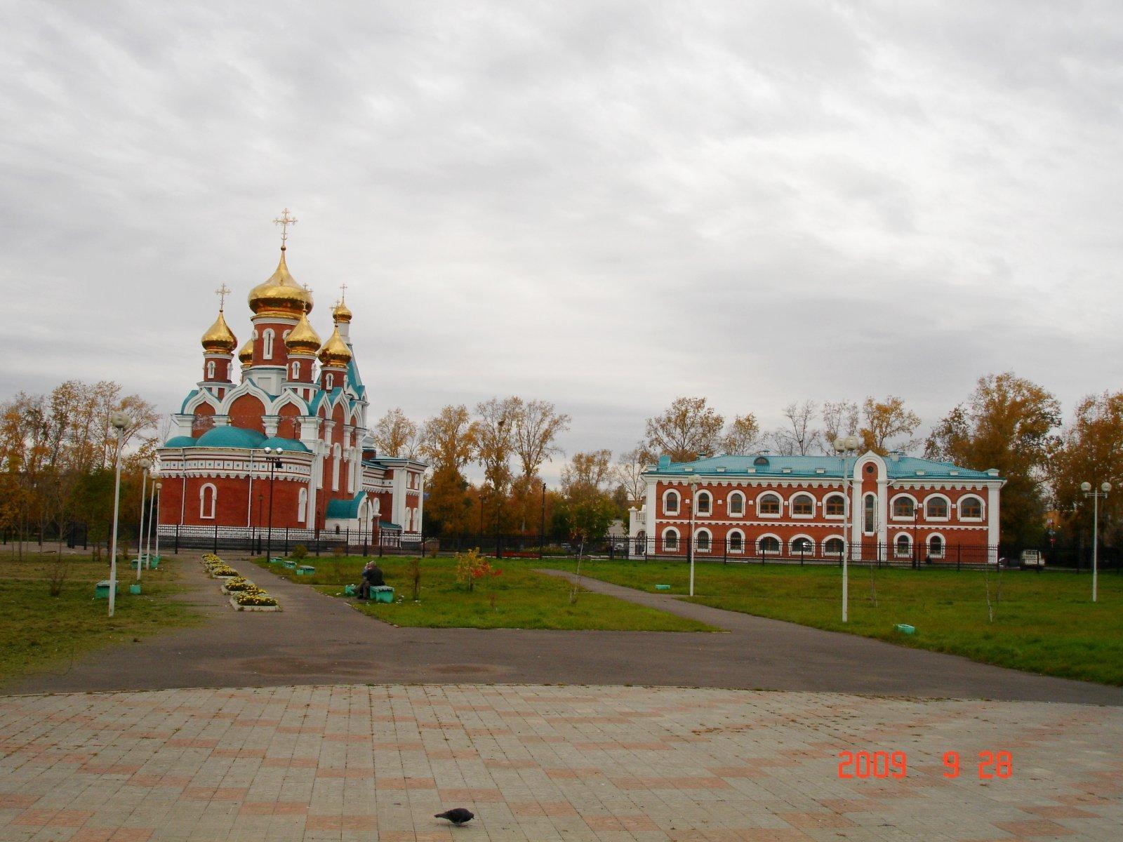 Форпост комсомольск работы. Комсомольск-на-Амуре храм Святого пророка Ильи. Церковь в Комсомольске на Амуре на Дземгах.